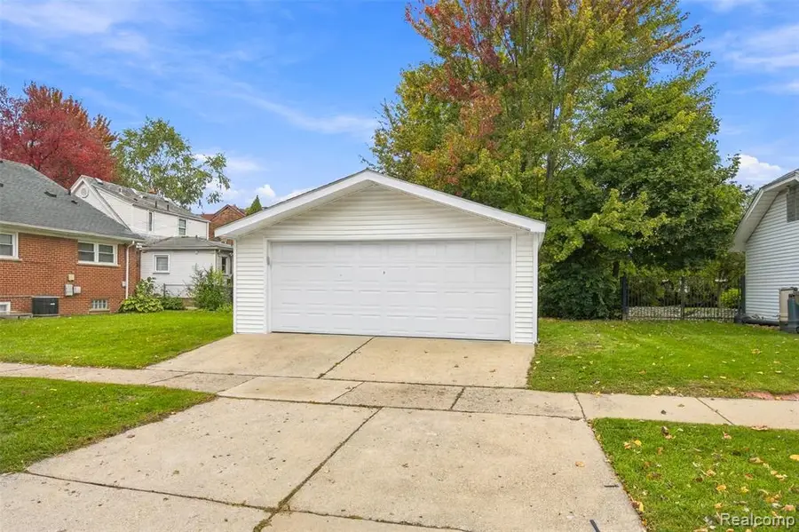 2000 N York, Dearborn, MI 48128 - #3