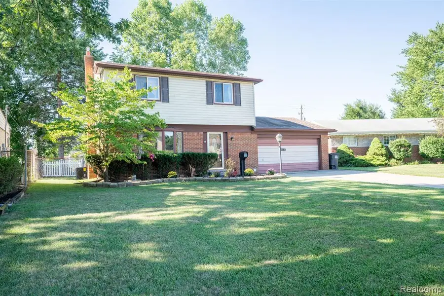 9372 Elaine, Taylor, MI 48180 - #2
