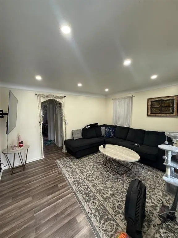 6837 Archdale, Detroit, MI 48228 - #2
