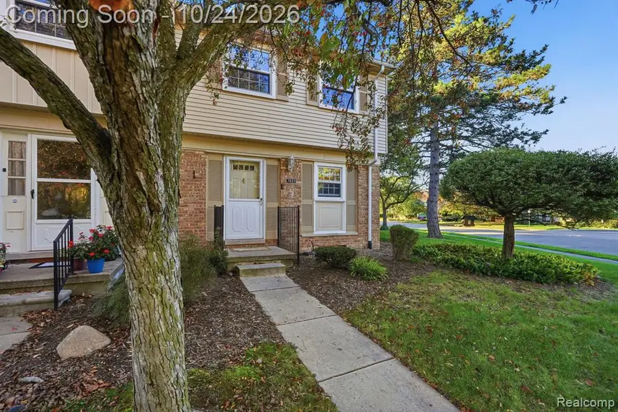 1699 Brentwood, Troy, MI 48098 - #2