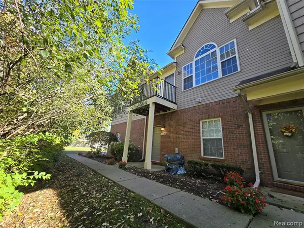 27248 Hidden Oaks, Trenton, MI 48183
