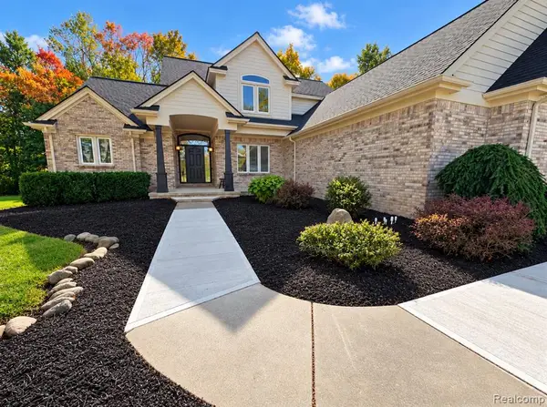 8149 Carpathian, White Lake, MI 48386