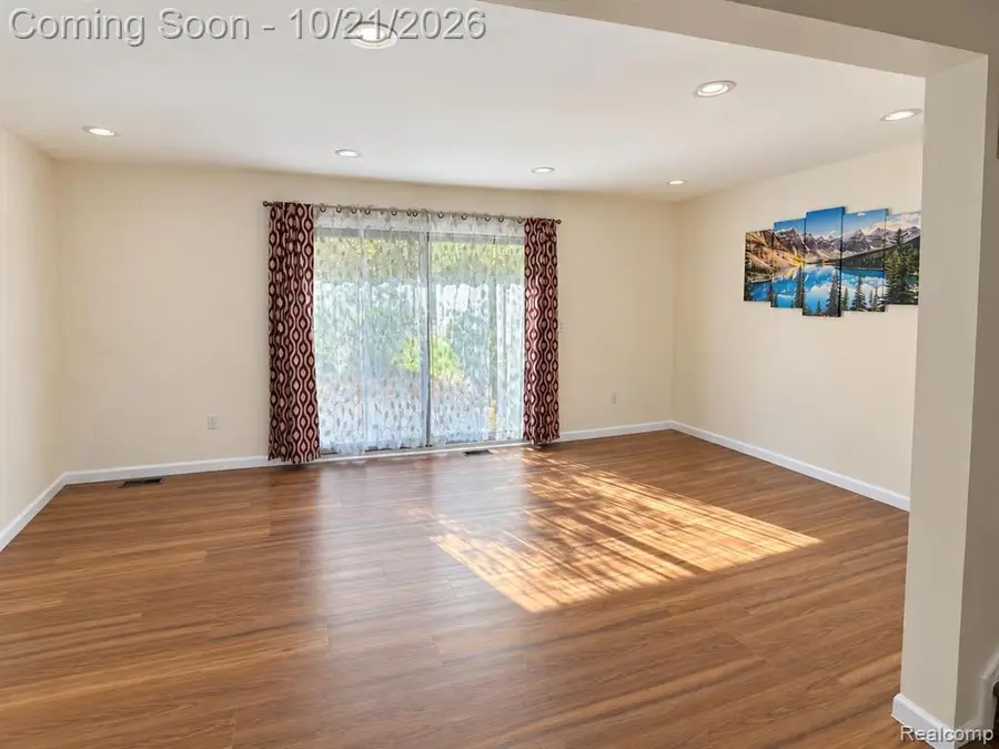 3892 Old Creek, Troy, MI 48084 - #2