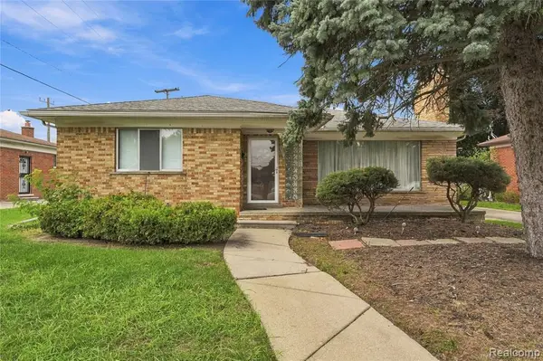 22001 Beverly, Oak Park, MI 48237