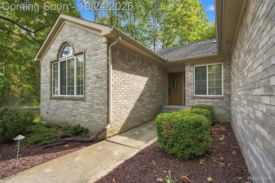 523 River Ridge, Waterford, MI 48327 - #2