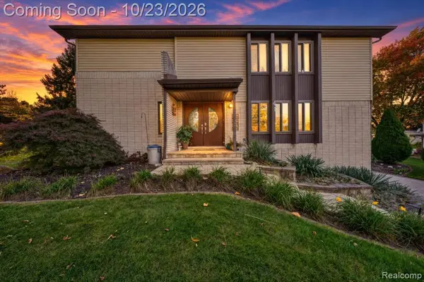 41 Hurondale, White Lake, MI 48386