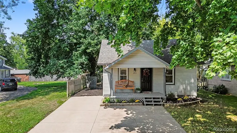 3260 Wanamaker, Waterford, MI 48328 - #2