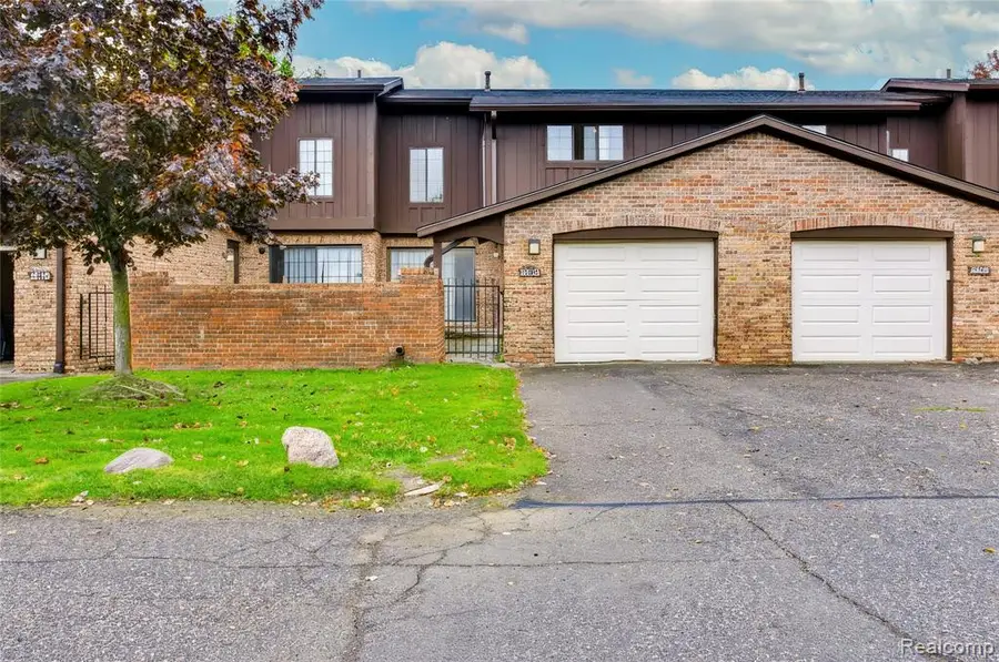 26126 Summerdale, Southfield, MI 48033 - #2