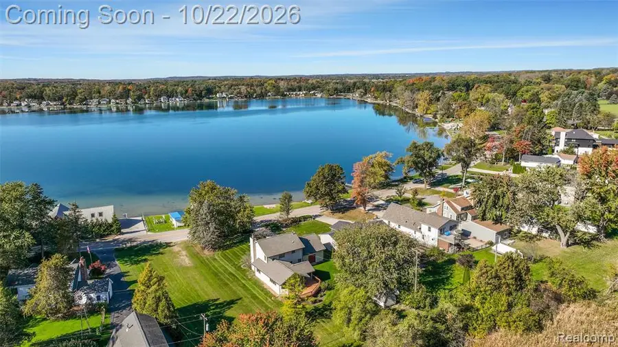 9261 Silverside, South Lyon, MI 48178 - #3