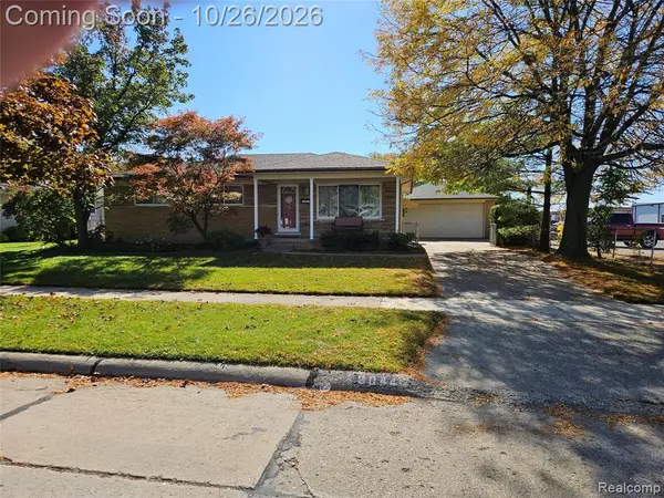 8044 Sunburst, Center Line, MI 48015
