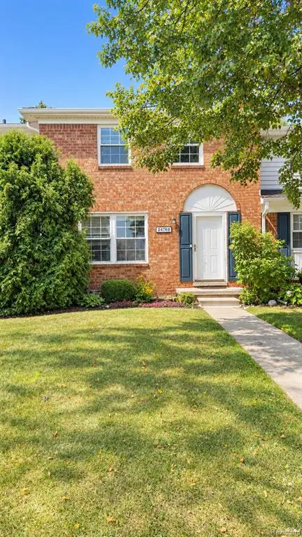 24768 Olde Orchard, Novi, MI 48375