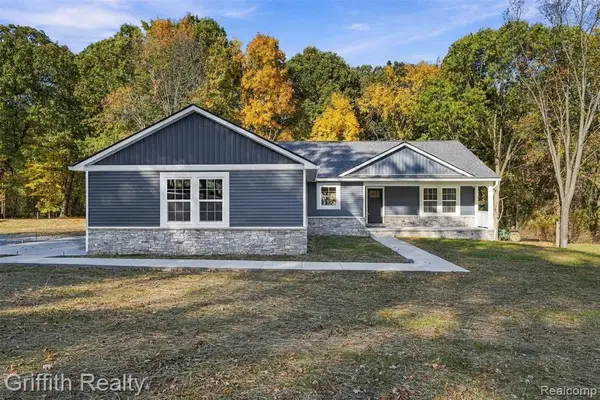 12421 White Lake Road, Fenton, MI 48430