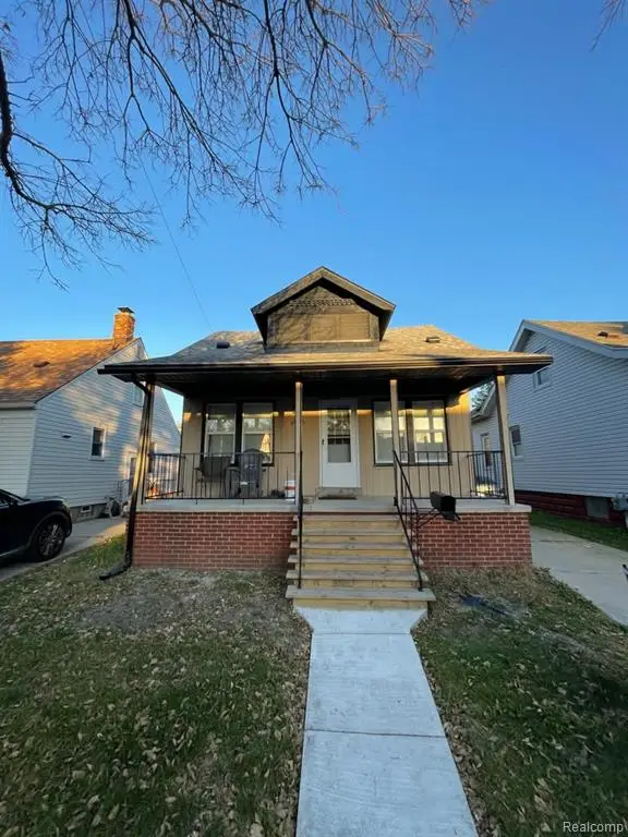 4950 Palmer, Dearborn, MI 48126