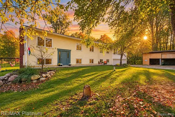 2805 Harmony, Milford, MI 48380