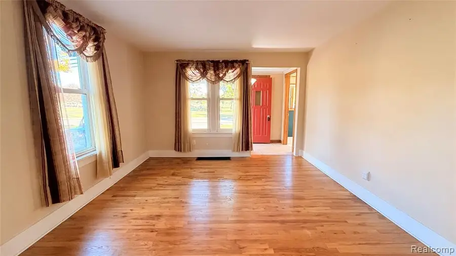1208 Holland Av Holland, Port Huron, MI 48060 - #3