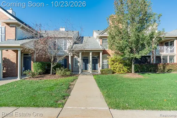 5306 Brookemonte #353, Rochester, MI 48306