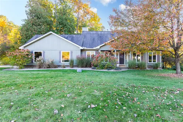 7101 Dark Lake, Clarkston, MI 48346
