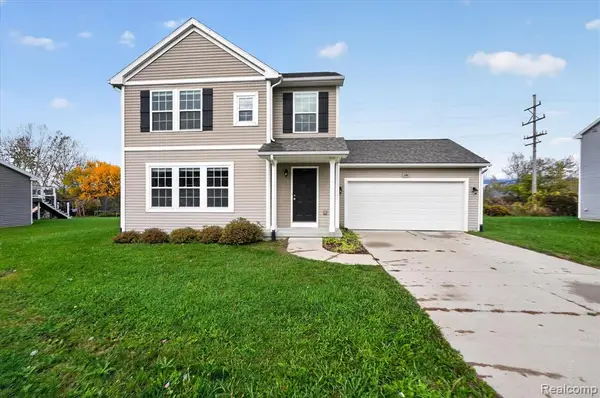 344 Saddlebrook, Linden, MI 48451