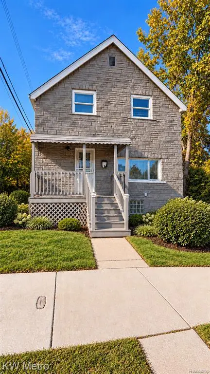 9325 E Warren, Detroit, MI 48214