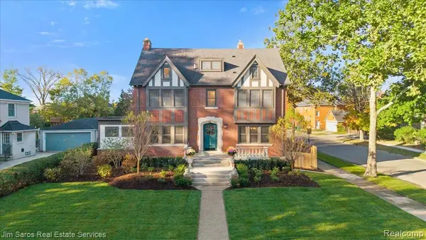 1395 Balfour, Grosse Pointe, MI 48230