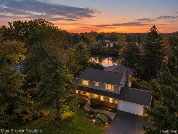 4340 Macqueen, West Bloomfield, MI 48323