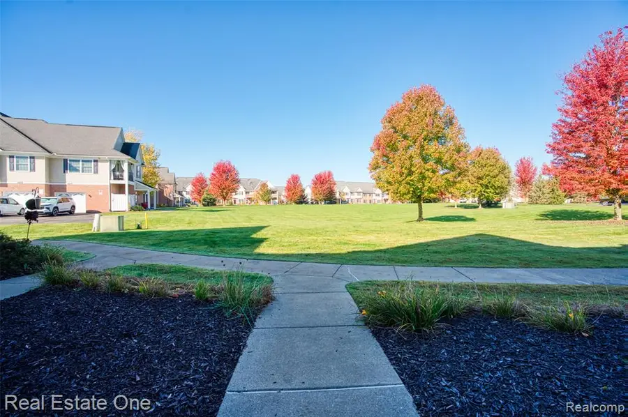 3163 Kneeland, Howell, MI 48843 - #3