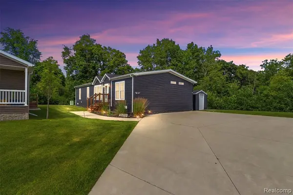 6450 Prince, Fenton, MI 48430