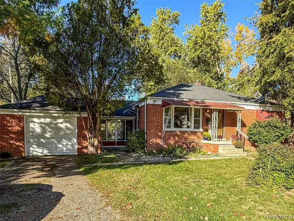30753 Everett, Southfield, MI 48076