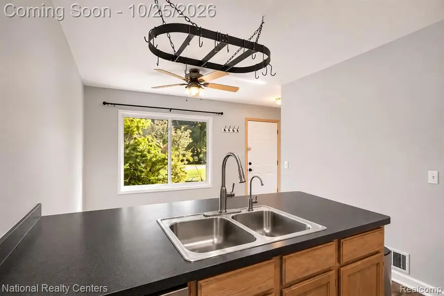 3325 Signet, Waterford, MI 48329 - #2