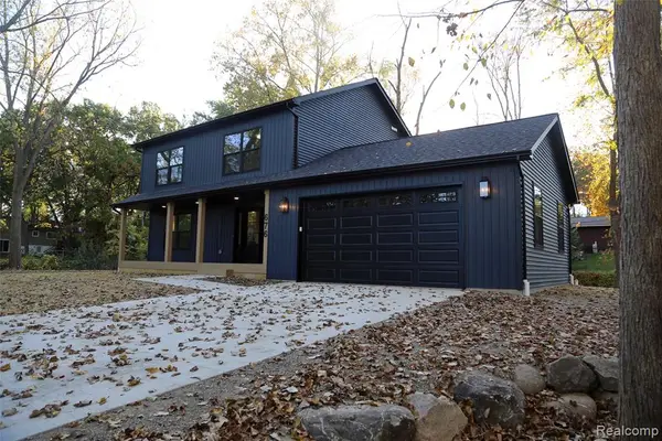 676 Pontiac, Lake Orion, MI 48362