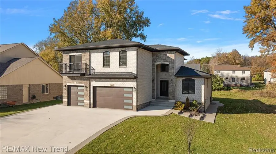 1683 Delta, Troy, MI 48085 - #3