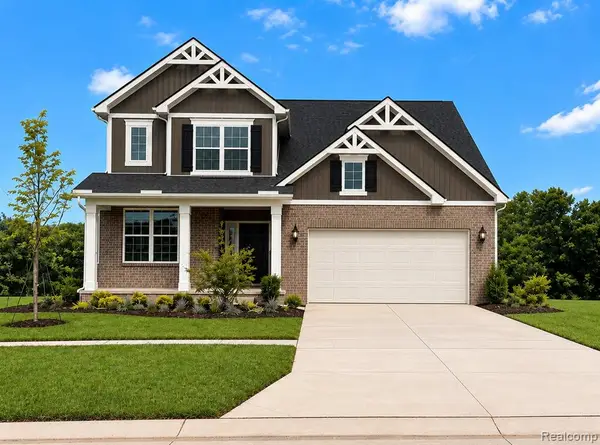 51294 Deerbrook, Macomb, MI 48042