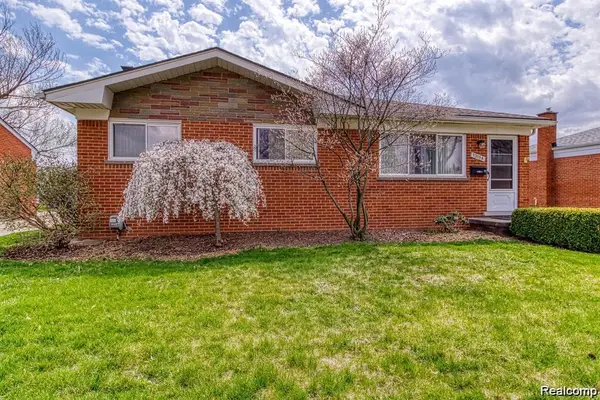 13194 Burgundy, Warren, MI 48089