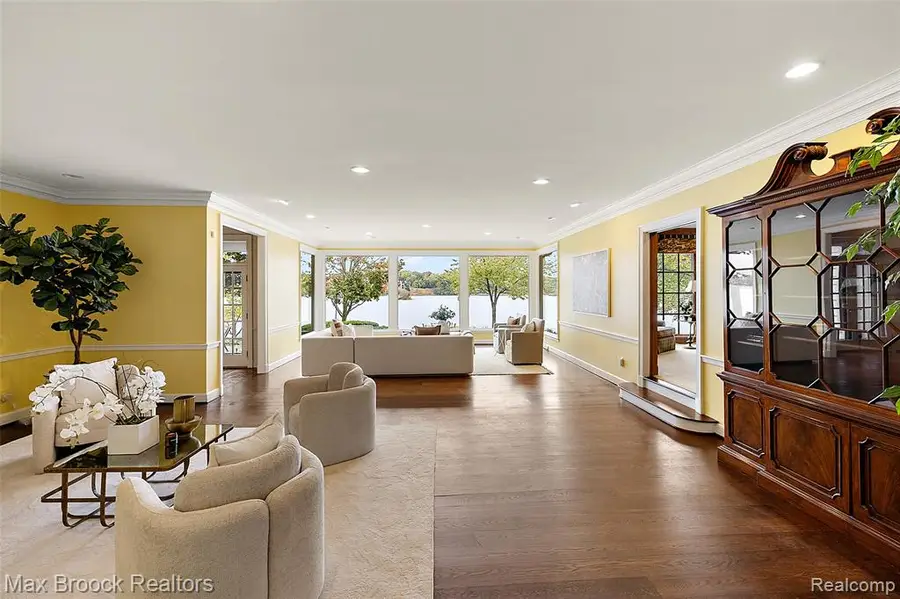 3945 Kirkland, Bloomfield Hills, MI 48302 - #3
