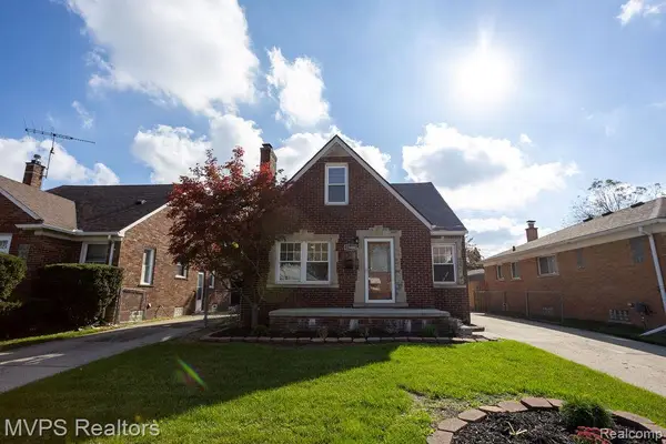 15400 Collinson, Eastpointe, MI 48021