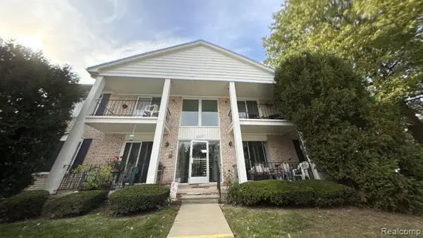 14201 Ivanhoe #192, Sterling Heights, MI 48312