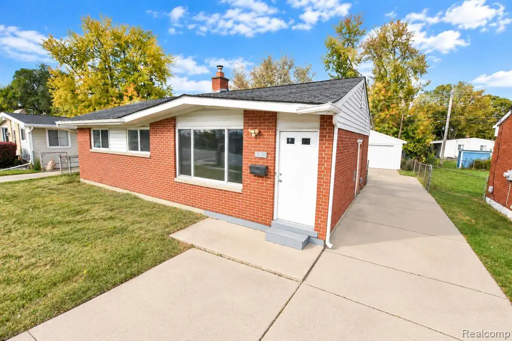 805 E Hemphill, Flint, MI 48507 - #1