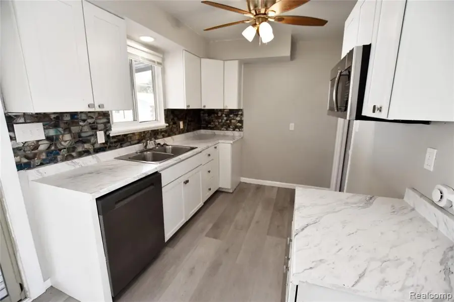 805 E Hemphill, Flint, MI 48507 - #3