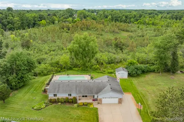2000 Matthew, Commerce Twp, MI 48390