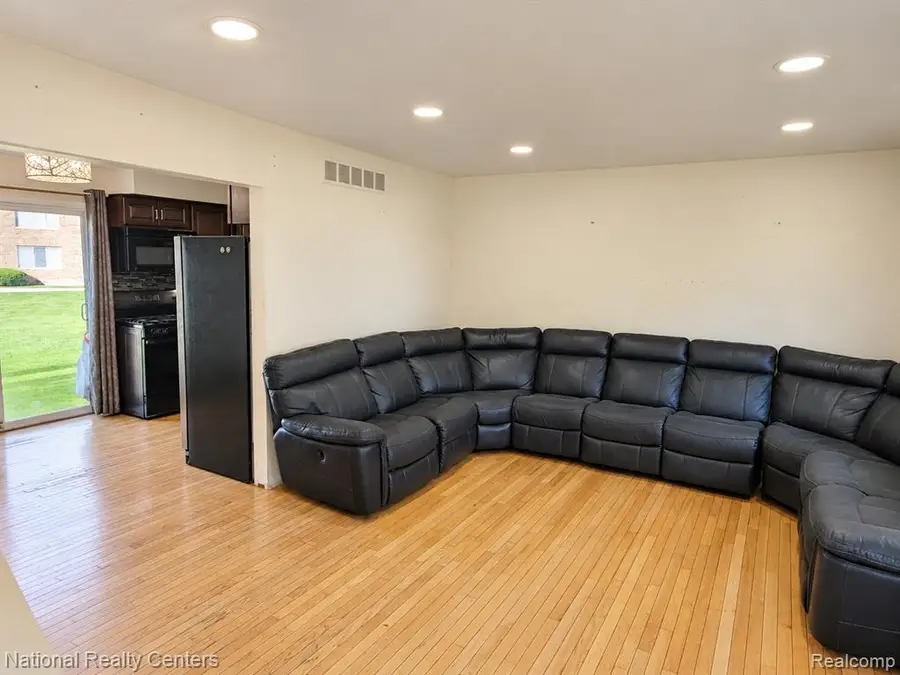 8443 Hickory, Sterling Heights, MI 48312 - #2