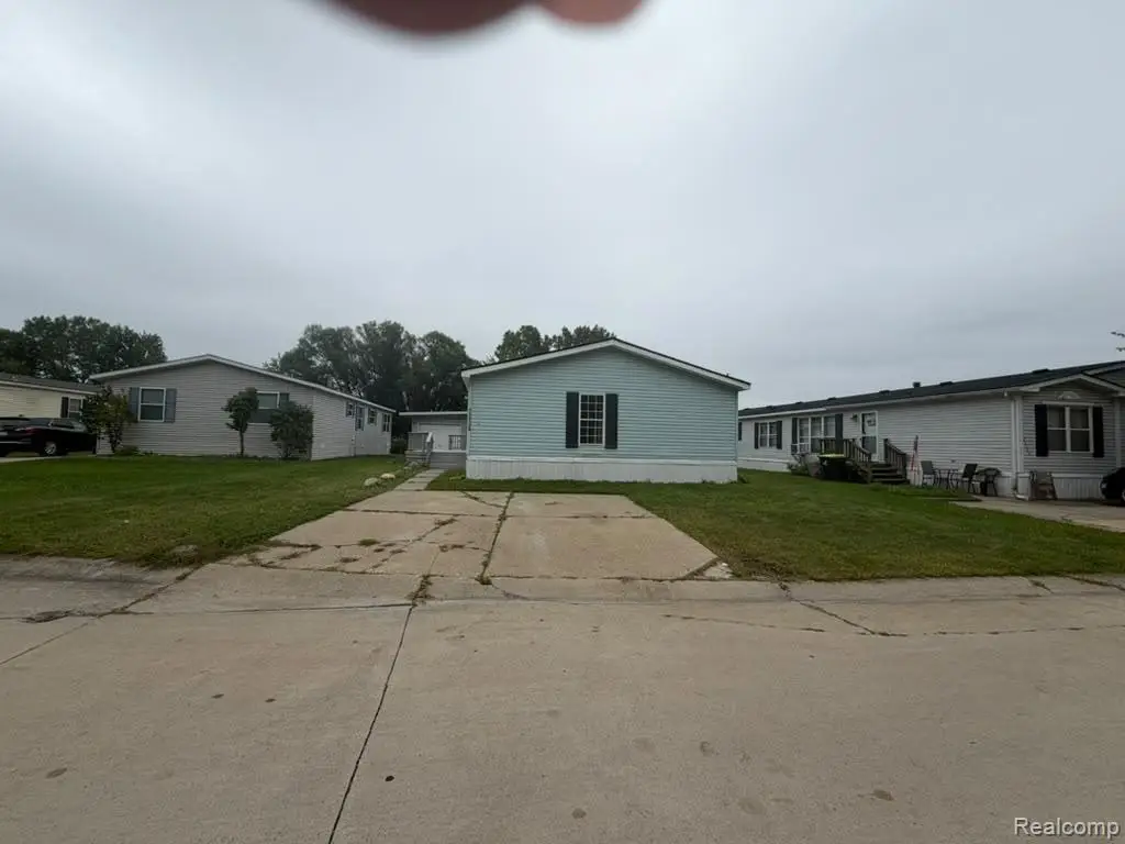 21548 48044, Macomb, MI 48044 - #1