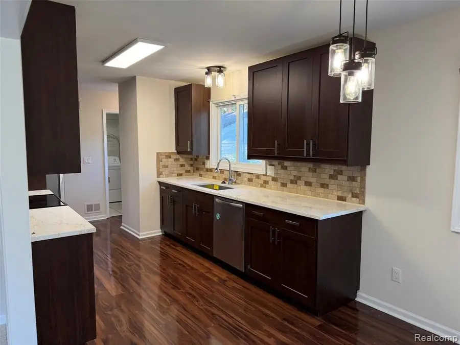 8315 Nancy, Shelby, MI 48317 - #3