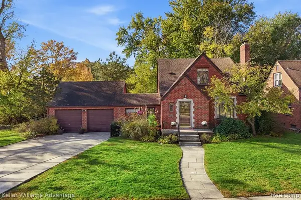 22825 Cromwell, Dearborn, MI 48124