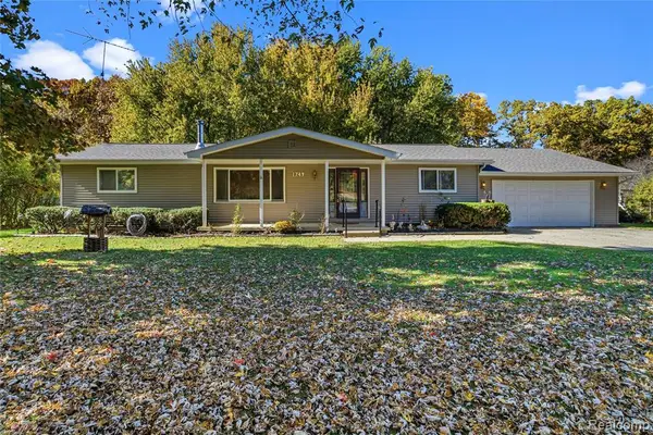 1749 Siesta, Lapeer, MI 48446