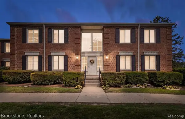 775 E Fox Hills, Bloomfield Hills, MI 48304