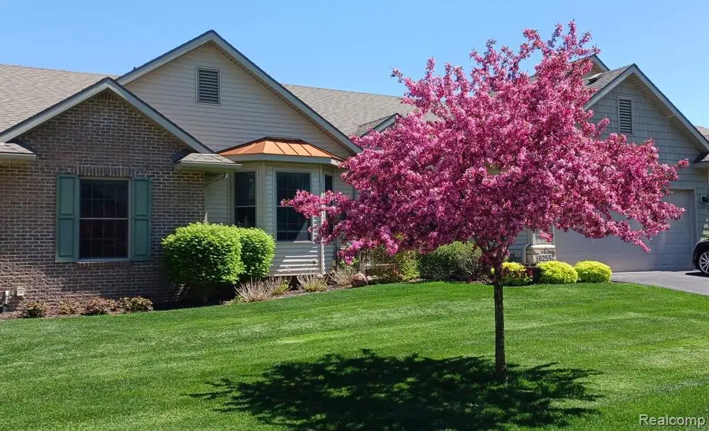 6255 Butternut #9, Brighton, MI 48116 - #1