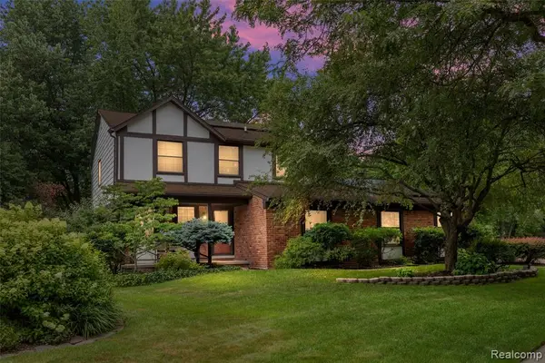 2937 Waterloo, Troy, MI 48084