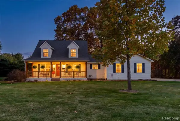 7392 Oceola Farms, Howell, MI 48855