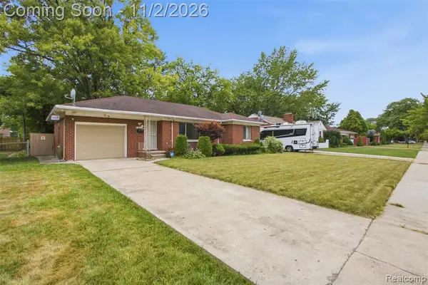 20310 Woodside, Harper Woods, MI 48225