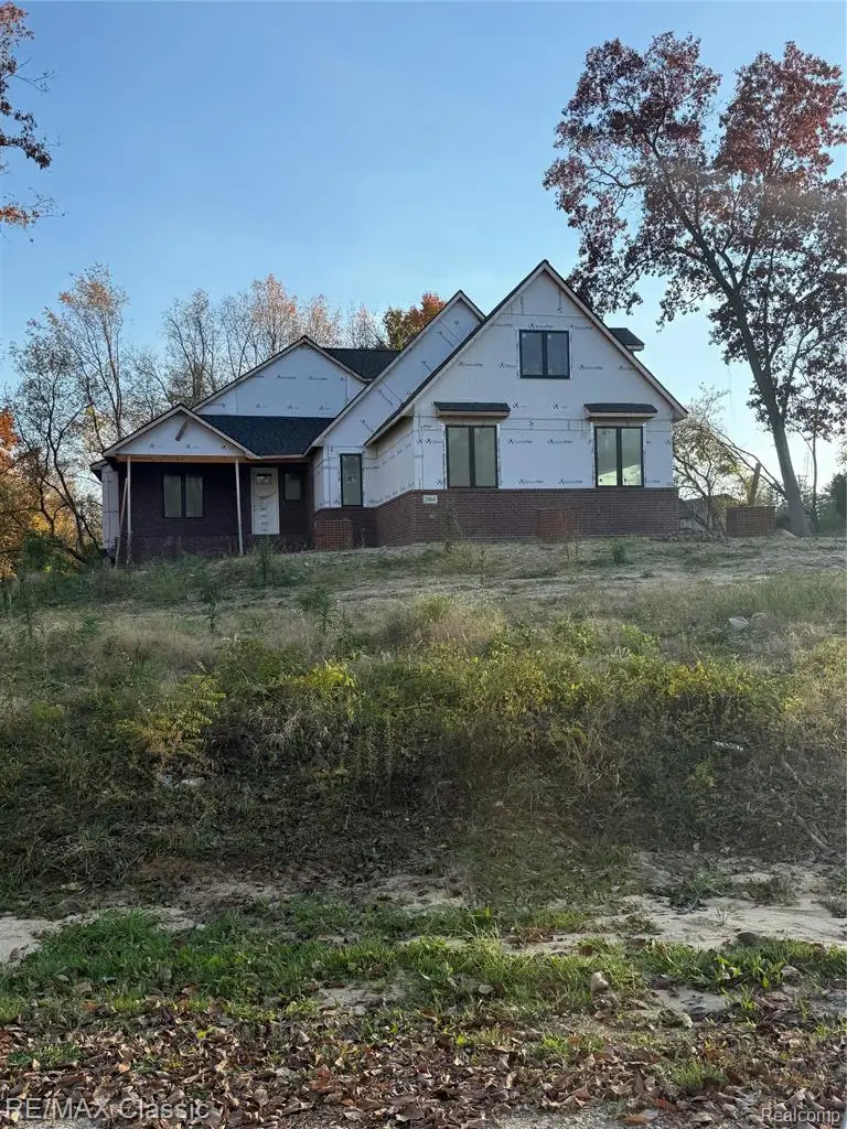 2904 Lost Creek Ct, Milford, MI 48381 - #1